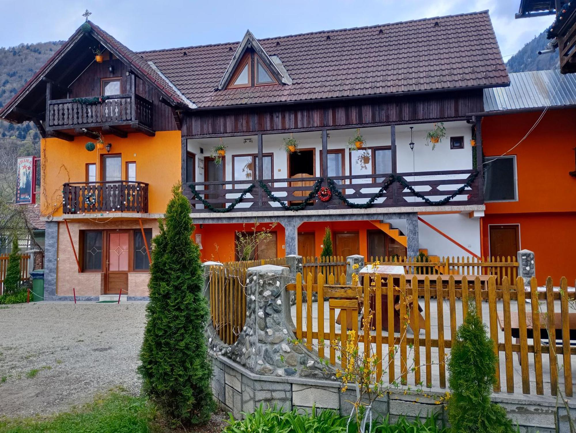 Pensiunea Irina 1 Si 2 Zărneşti 外观 照片
